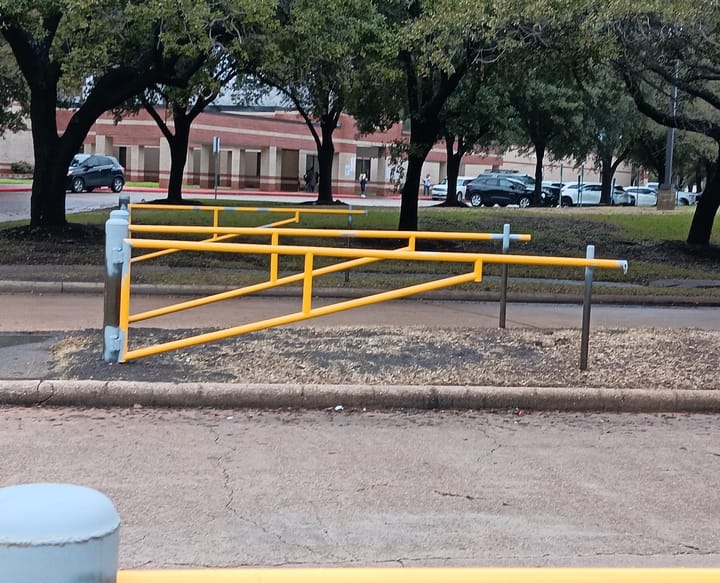 Harris County Building Gates to Keep Bissonnet Track Closed