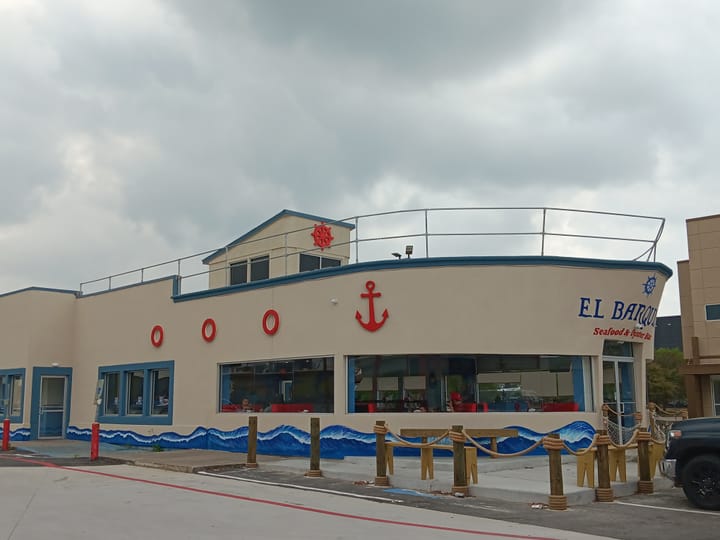 El Barquito Seafood & Oyster Bar Opens in Sharpstown: Review by Kace’ Conaway